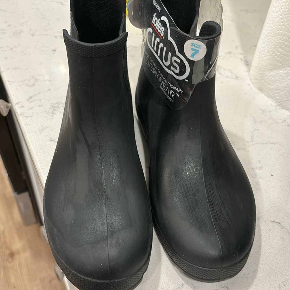 Totes rubber boots